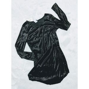 Black velvet long sleeve bodycon dress